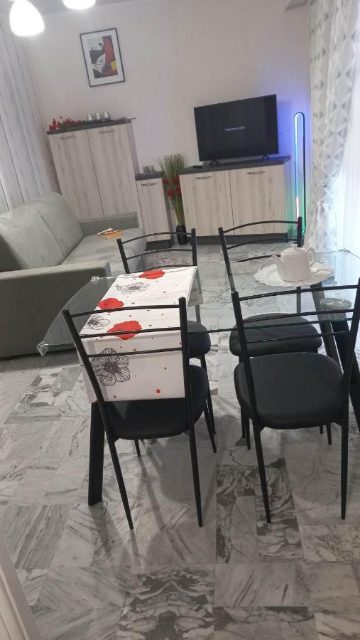 Chez Bianca Les Coquelicots Les Lucioles Lägenhet Menton Exteriör bild